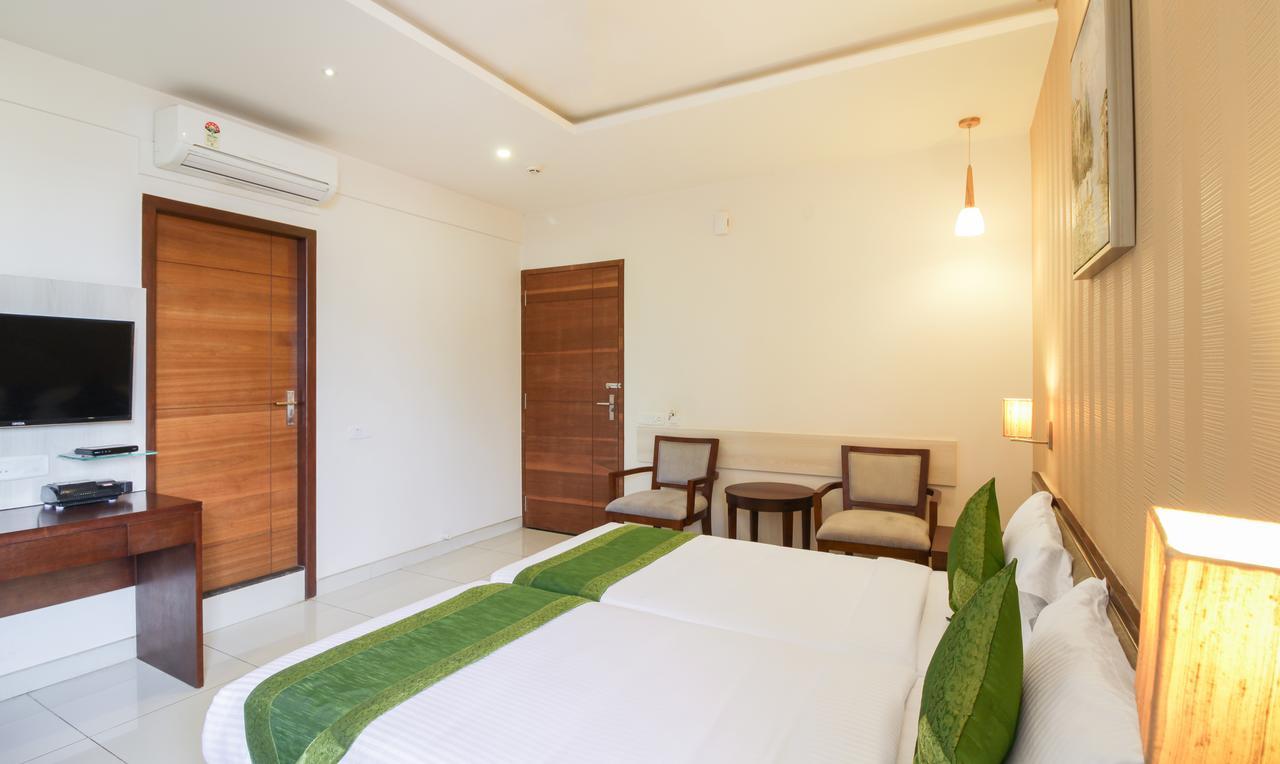 Maharaja Inn Chikmagalūr Buitenkant foto